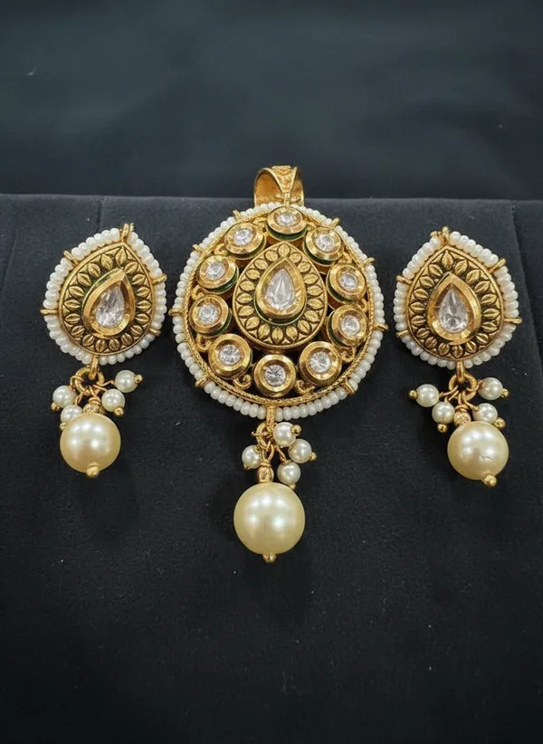 Kundan_Polki_Pendant_Set_With_Pearl_Drops