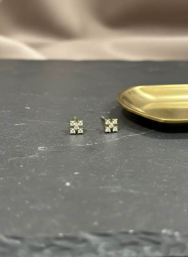 Tiny_Gold_Premium_Cz_Cluster_Stud_Earrings
