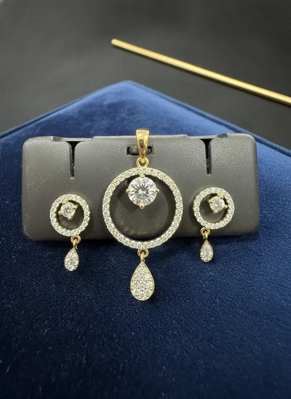 Gold_Solitaire_Circle_Cz_Pendant_Set_With_Teardrop