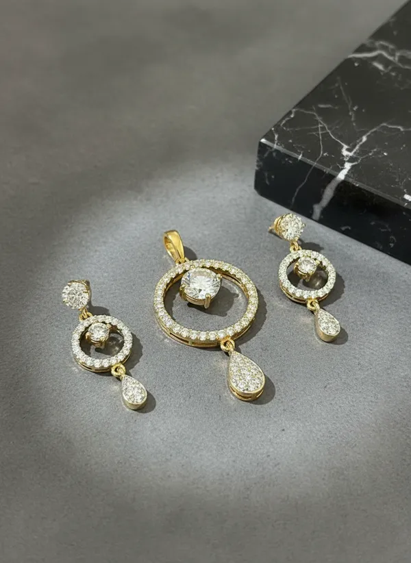 Gold_Solitaire_Circle_Cz_Pendant_Set_With_Teardrop