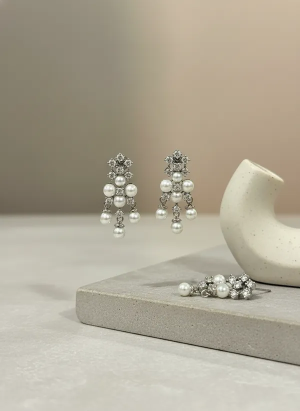 Silver_Cz_And_Pearl_Chandelier_Drop_Earrings