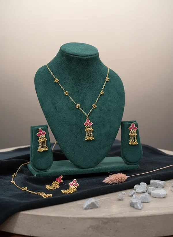 Gold_Ruby_Floral_Tassel_Necklace_Set_With_Ghungroo_Chain