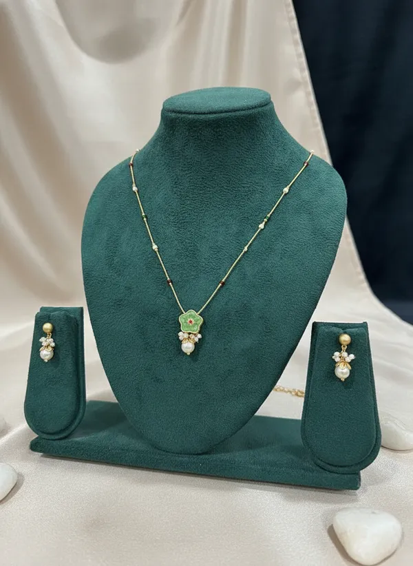 Green_Meenakari_Flower_Pendant_Necklace_Set_With_Pearl_Drops