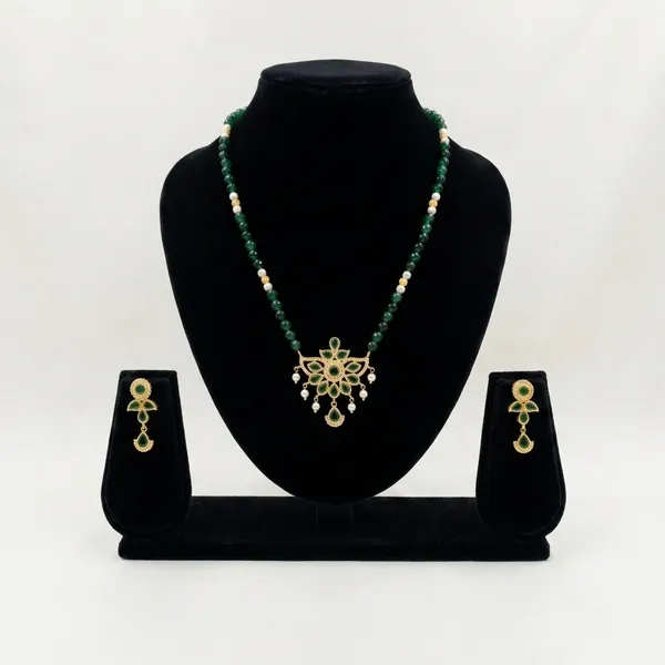 Green_Onyx_Pearl_Bead_Cz_Golden_Pendant_Necklace_Set_For_Women