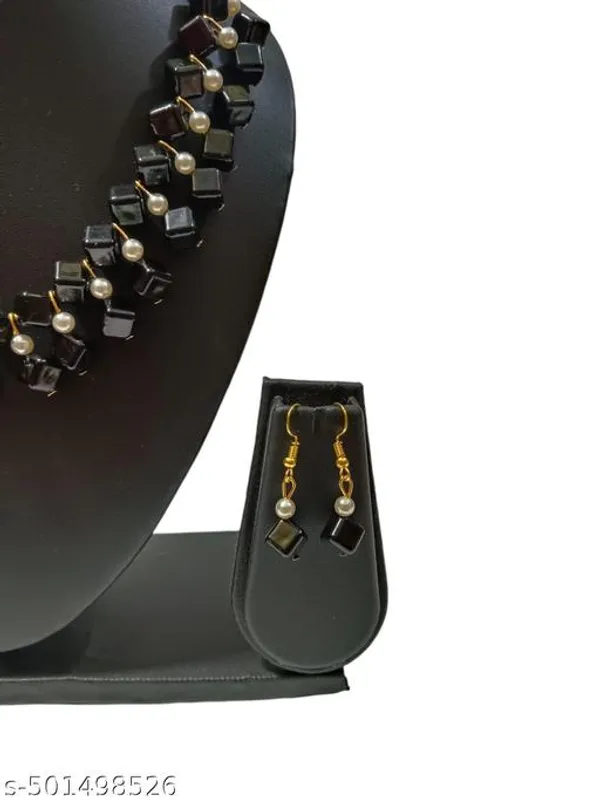 Black_Handmade_Pearl_Jewellery_Set_For_Women