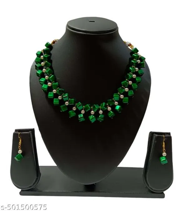 Green_Handmade_Pearl_Jewellery_Set_For_Women