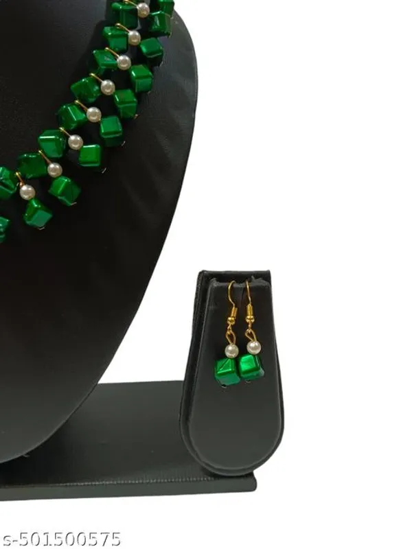 Green_Handmade_Pearl_Jewellery_Set_For_Women