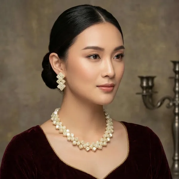 Off_White_Square_Necklace_And_Earring