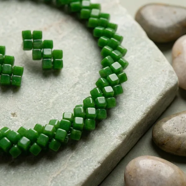 Elegant_Emerald_Green_Beaded_Necklace_And_Earrings_Jewelry_Set