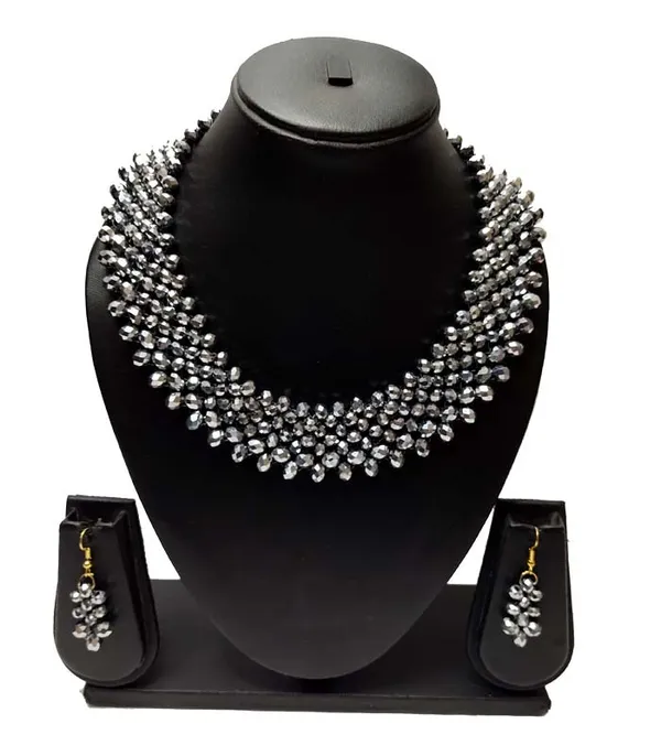 Sparkling_Oxidized_Silver_Beaded_Necklace_Set_With_Matching_Earrings
