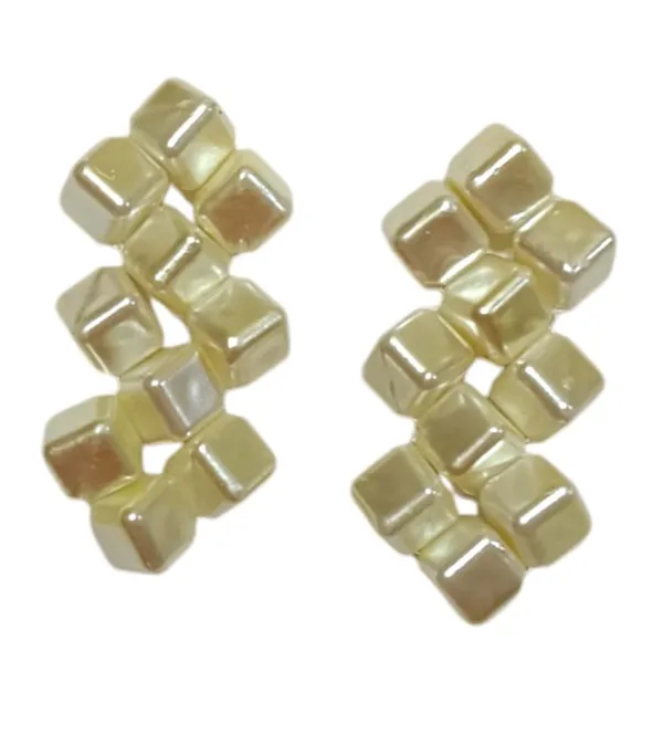 Off_White_Square_Necklace_And_Earring