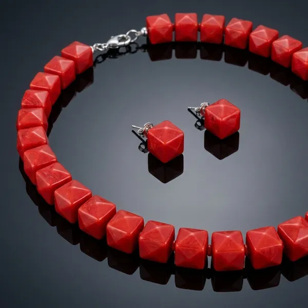 Red_Square_Beaded_Necklace_And_Earrings_Set