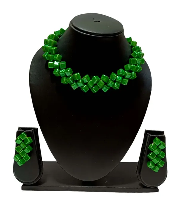 Parrot_Green_Beaded_Necklace_And_Earrings_Set_Adjustable_Cord_Style_Jewellery_For_Women