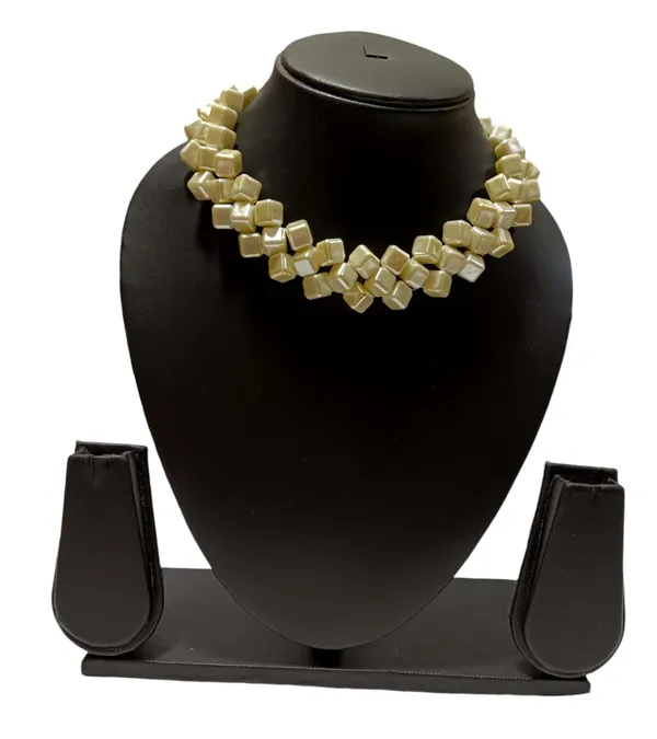 Off_White_Square_Necklace_And_Earring