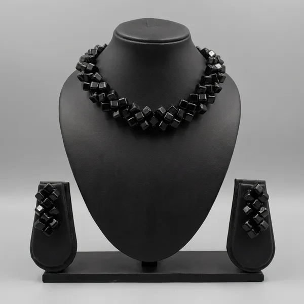 Black_Handmade_Pearl_Jewellery_Set_Black_For_Women