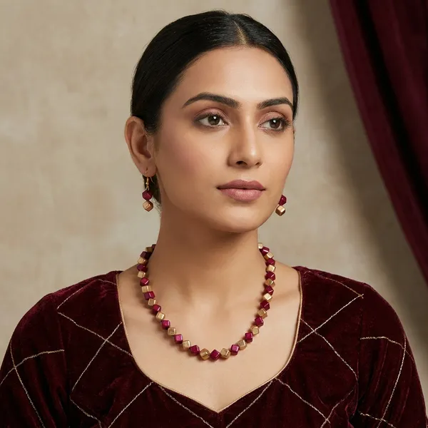 Dark_Red_Square_Single_Line_Berry_Jewellery_Set_For_Women