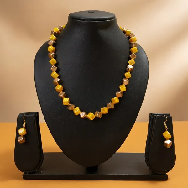 Yellow_Square_Single_Line_Jewellery_Set_For_Women