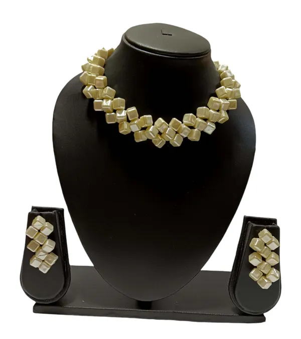 Off_White_Square_Necklace_And_Earring