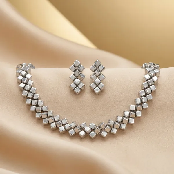 SilverSquare_Jewellery_Set_With_Necklace_And_Earrings