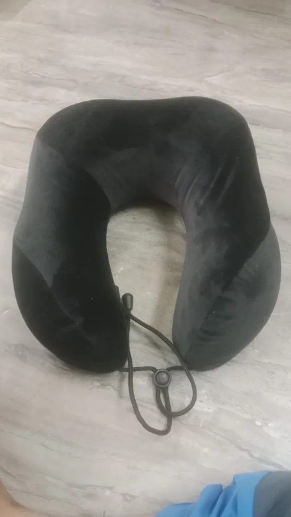 Black_U-Shaped_Memory_Foam_Travel_Pillow_(Pack_Of_2)