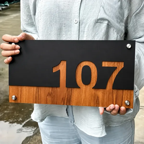 Modern_Wooden_House_Name_Plate
