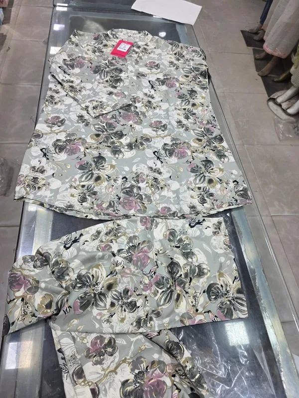 Elegant_Floral_Print_Kurta_Set_-_With_Multicolour_Flowers