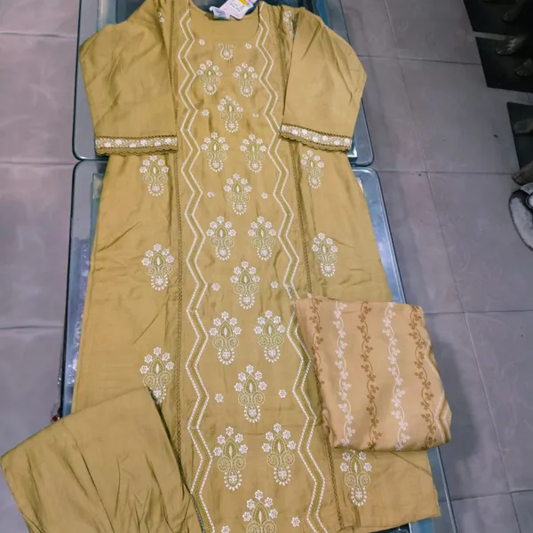 Yellow_Embroidered_Salwar_Suit_Set_With_Dupatta
