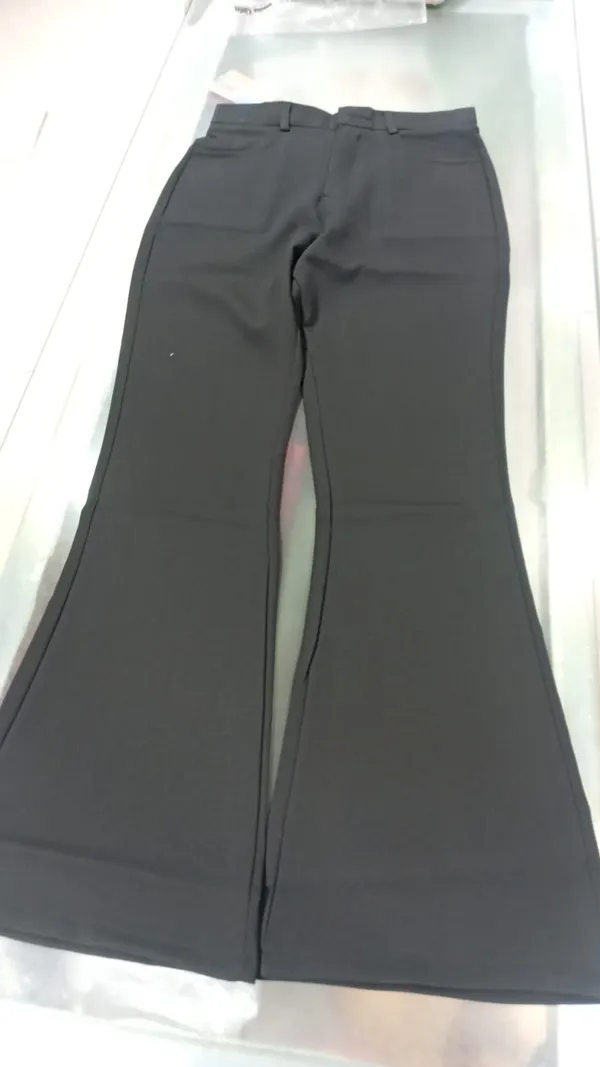Black_Premium_And_Elegant_Flared_Formal_Pants