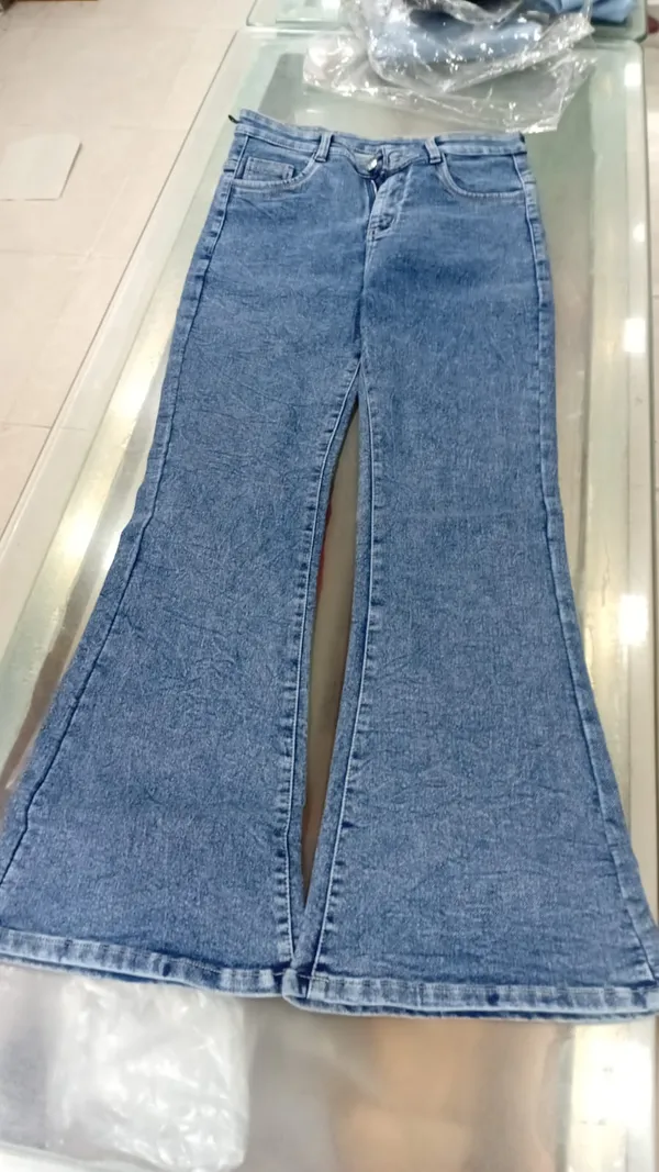 Blue_Premium_And_Elegant_Flared_Jeans
