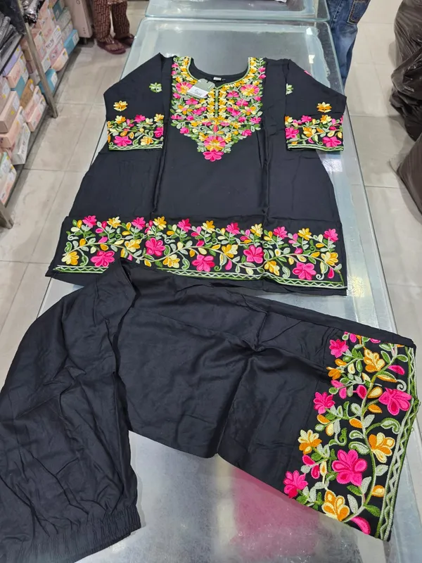 Black_Embroidered_Floral_Salwar_Suit_Set_With_Vibrant_Multicolour_Thread_Work