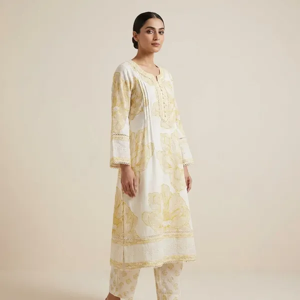 White_And_Gold_Embroidered_Salwar_Suit_Set