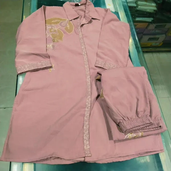 Pink_Premium_And_Elegant_Embroidered_Kurta_Set