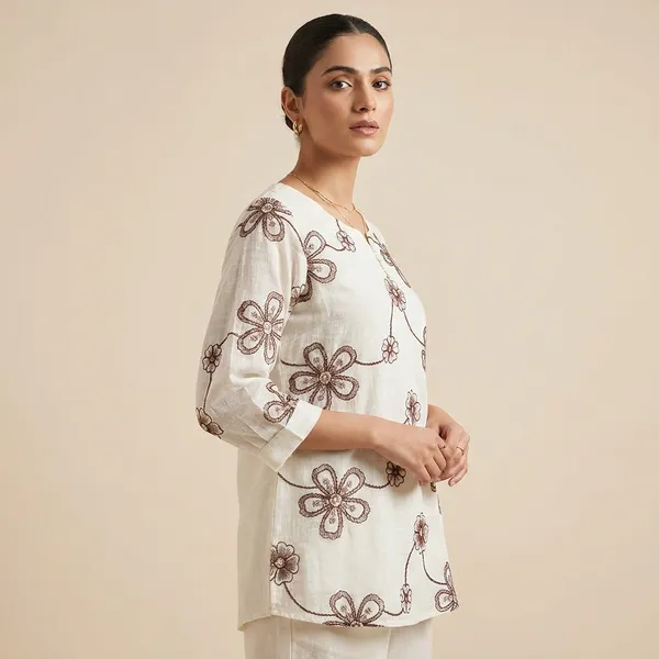 Cream_Premium_Floral_Embroidered_Kurta