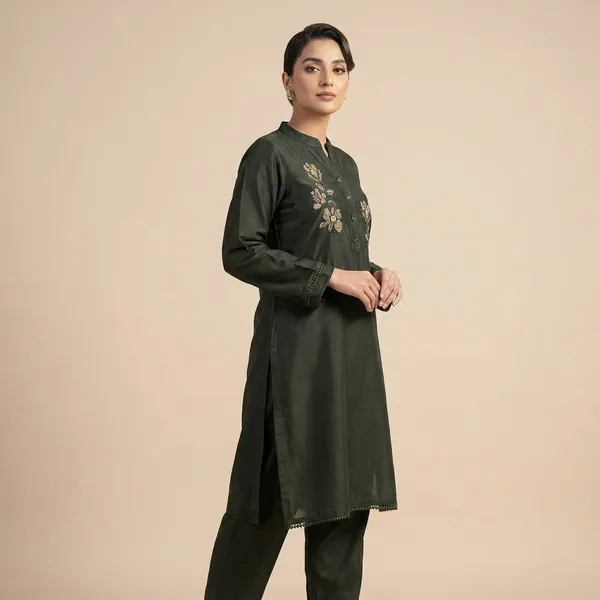 Green_Embroidered_Kurta_Set_With_Pants