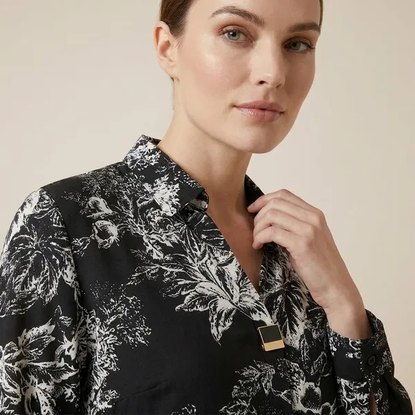 Black_And_White_Floral_Print_Short_Sleeve_Shirt