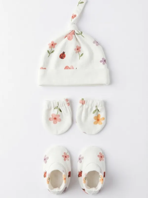 Organic_Cotton_Baby_Gift_Set_–_Butterfly_&_Flower_Theme_Print,_Pack_of_6