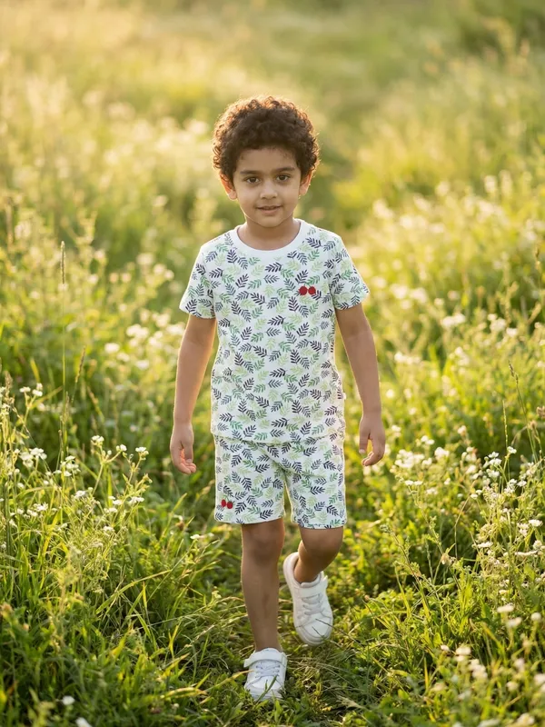 Boys_Organic_Cotton_Single_Jersey_Short_Sleeve_Leaf_All_Over_Print_T_Shirt_And_Shorts_Set_White