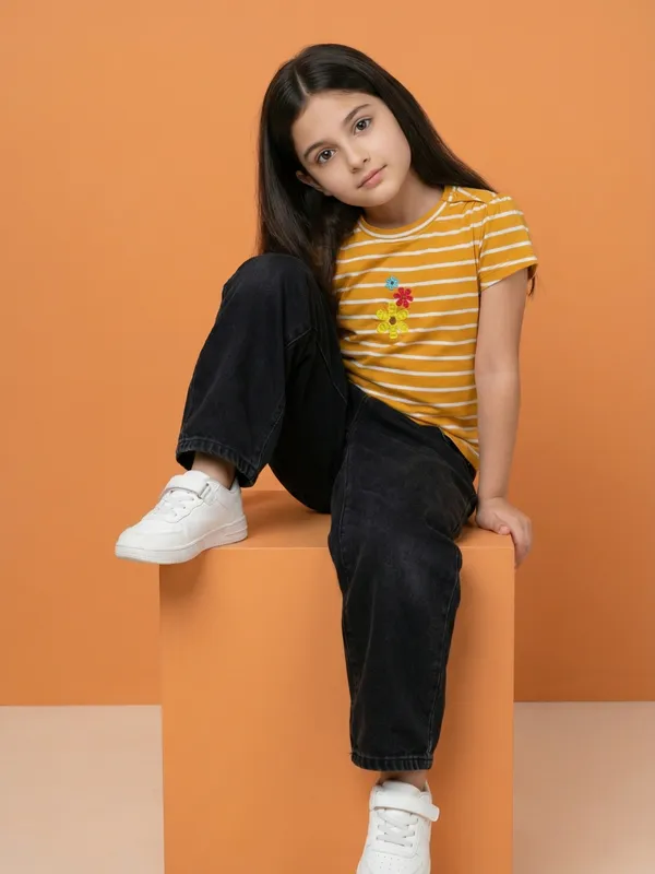 Girls_Organic_Cotton_Interlock_Short_Sleeve_Flowers_Applique_Top_Yellow