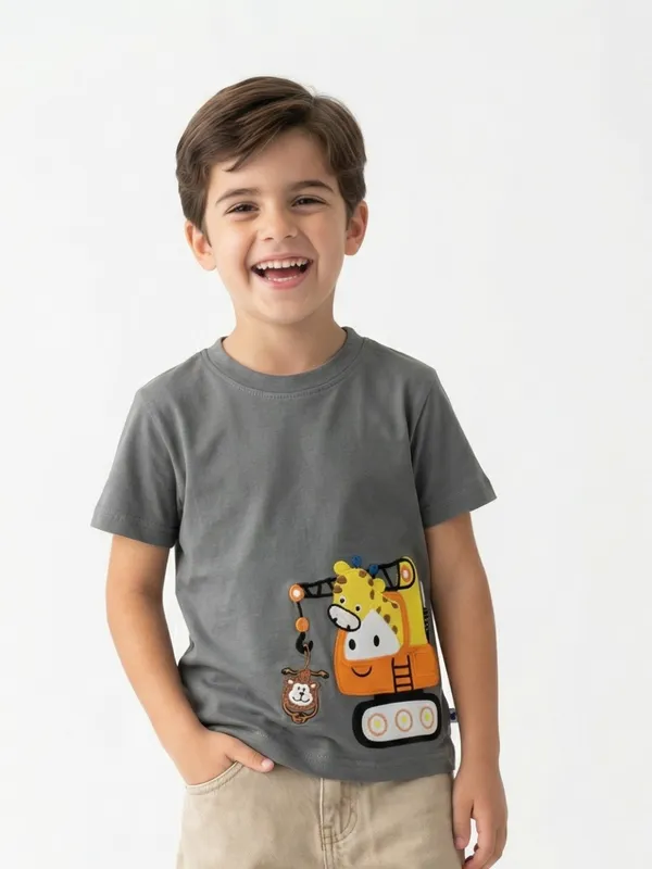 Boys_Organic_Cotton_Single_Jersey_Short_Sleev_Giraffe_On_Crane_Applique_T_Shirt_Grey