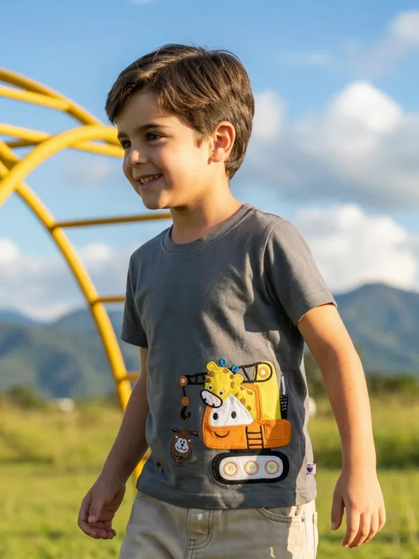 Boys_Organic_Cotton_Single_Jersey_Short_Sleev_Giraffe_On_Crane_Applique_T_Shirt_Grey