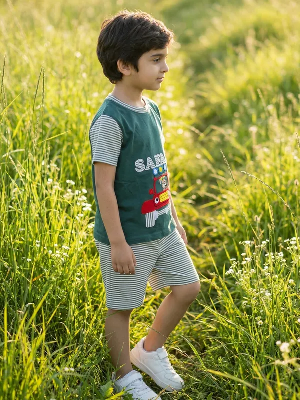 Boys_Organic_Cotton_Single_Jersey_Short_Sleeve_Safari_Vehical_Applique_T_Shirt_And_Shorts_Set_Green