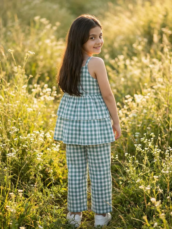 Girls_Organic_Cotton_Checks_Sleevless_Flowers_Applique_Strap_Top_And_Pant_Set_Blue