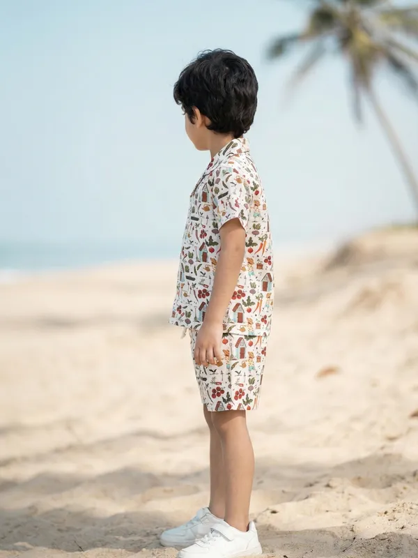 Boys_Organic_Cotton_Single_Jersey_Short_Sleeve_All_Over_Print_Shirt_And_Shorts_Set_White_And_Green