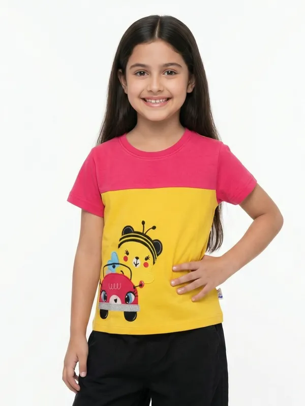 Unisex_Organic_Cotton_Interlock_Short_Sleeve_Bee_On_Car_Applique_T_Shirt_Yellow