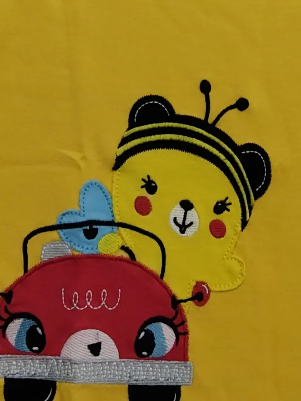 Unisex_Organic_Cotton_Interlock_Short_Sleeve_Bee_On_Car_Applique_T_Shirt_Yellow