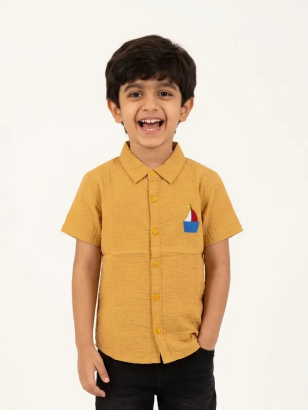 Boys_Organic_Cotton_Seer_Sucker_Short_Sleeve_Boat_Embroidered_Applique_Shirt_Yellow
