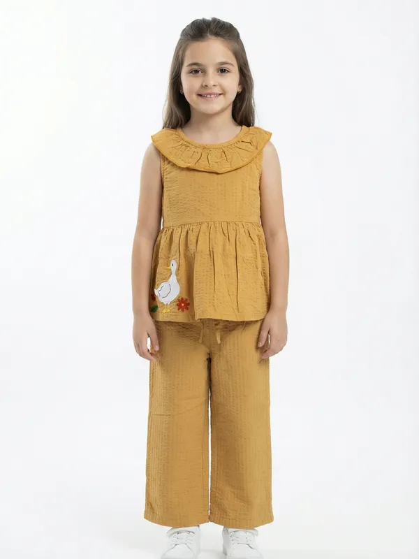 Girls_Organic_Cotton_Seer_Sucker_Sleeveless_Duck_Embroidered_Frill_Top_And_Pant_Set_Yellow