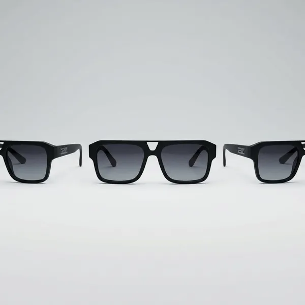 Black_Polycarbonate_Rectangular_Sunglasses_For_Casual_Wear
