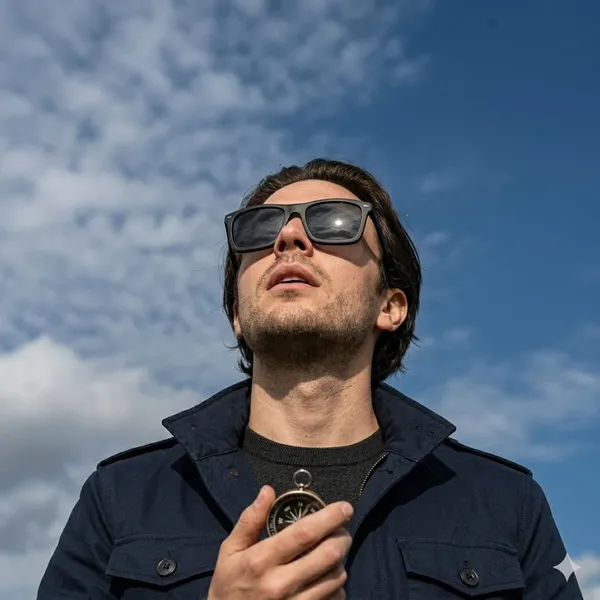 Black_Polycarbonate_Wayfarer_Sunglasses_For_Daily_Wear