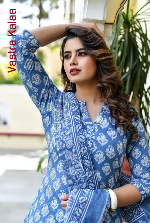 Blue_Poly_Rayon_Flared_Floral_Print_Kurta_Set_For_Women